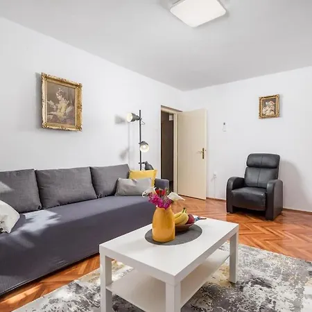 Teta Anka Apartmán *