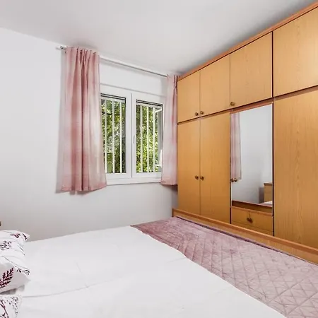 Teta Anka Apartmán *